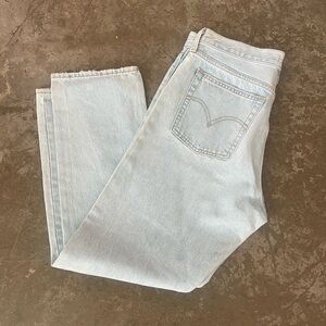 LEVI'S! WEDGIE!! TRENDY!!! The lightest wash, classic 5 button Levi’s jeans
